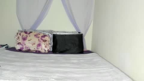 Snapshot of yasminayazzie chatting on September 23, 11:03 pm Yasmina online show from September 23, 11:03 pm