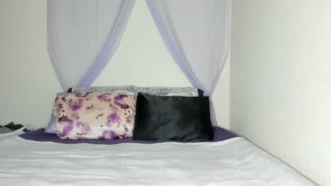 Snapshot of yasminayazzie chatting on September 24, 11:48 pm Yasmina online show from September 24, 11:48 pm