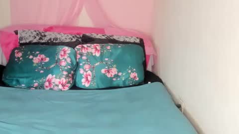 Snapshot of yasminayazzie chatting on February 28, 3:15 am Yasmina online show from February 28, 3:15 am