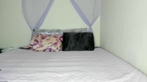 Snapshot of yasminayazzie chatting on October 22, 2:38 am Yasmina online show from October 22, 2:38 am