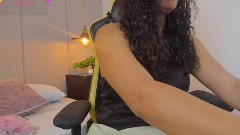 yaya23x online show from September 24, 1:43 pm