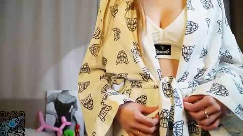 Kate online show from February 6, 6:22 pm