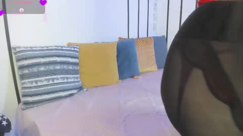 Yelena Owens online show from September 14, 1:47 am