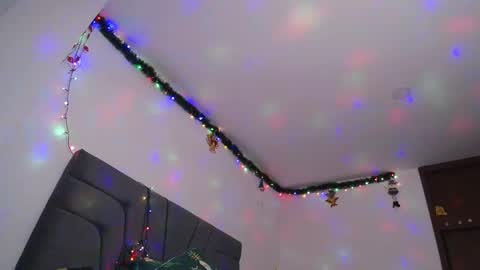 Snapshot of yinn_silver chatting on December 7, 10:34 am Yiny online show from December 7, 10:34 am