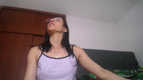 Yiny online show from January 16, 12:56 pm