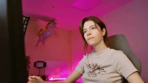 yoka_paradoxxx online show from October 4, 1:50 pm