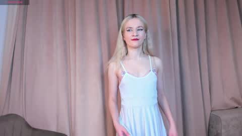 Elizabeth brunette -- Darline blonde  online show from May 9, 7:38 pm