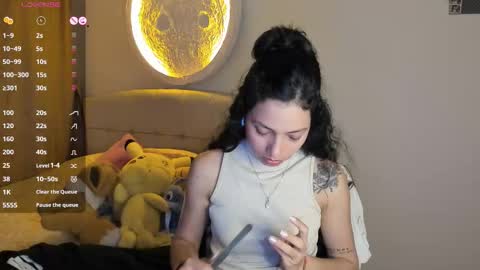 mia3 online show from March 18, 4:50 am