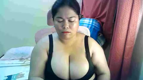 Snapshot of your_big_boobs chatting on October 2, 12:54 pm your_big_boobs online show from October 2, 12:54 pm