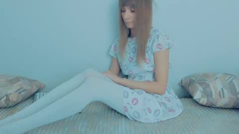 Snapshot of your_caramelka chatting on October 7, 9:14 am Lily online show from October 7, 9:14 am