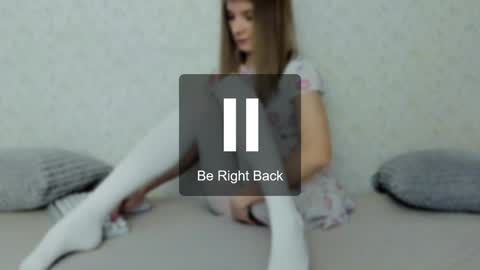 Snapshot of your_caramelka chatting on December 17, 5:29 am Lily online show from December 17, 5:29 am