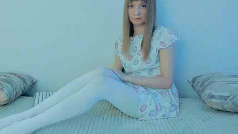 Snapshot of your_caramelka chatting on September 9, 3:28 am Lily online show from September 9, 3:28 am