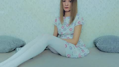 Snapshot of your_caramelka chatting on January 22, 5:05 am Lily online show from January 22, 5:05 am