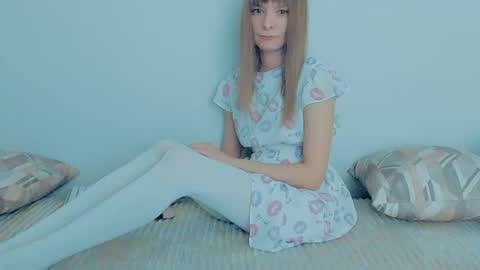 Snapshot of your_caramelka chatting on October 12, 11:12 am Lily online show from October 12, 11:12 am