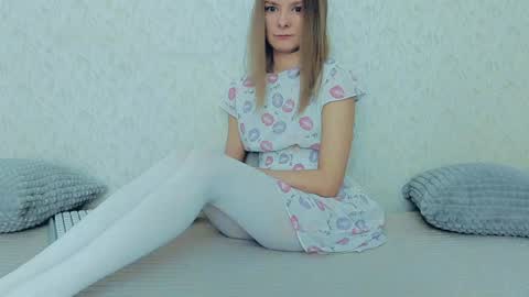 Snapshot of your_caramelka chatting on January 9, 10:20 am Lily online show from January 9, 10:20 am