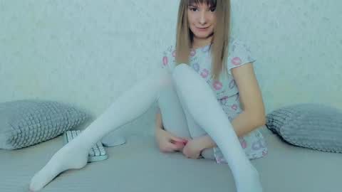 Snapshot of your_caramelka chatting on March 4, 4:49 am Lily online show from March 4, 4:49 am