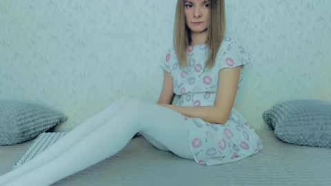 Snapshot of your_caramelka chatting on February 11, 5:26 am Lily online show from February 11, 5:26 am