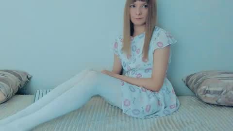 Snapshot of your_caramelka chatting on September 11, 11:32 am Lily online show from September 11, 11:32 am