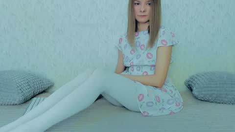 Snapshot of your_caramelka chatting on February 7, 5:10 am Lily online show from February 7, 5:10 am