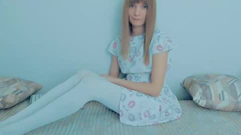 Snapshot of your_caramelka chatting on October 10, 8:30 am Lily online show from October 10, 8:30 am