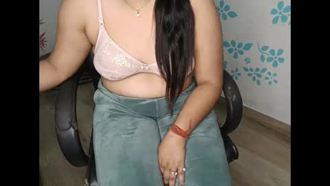 Snapshot of your_charming_baby chatting on December 28, 4:30 am your_charming_baby online show from December 28, 4:30 am