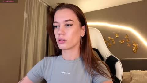 Jessica Loyd online show from October 22, 9:14 am