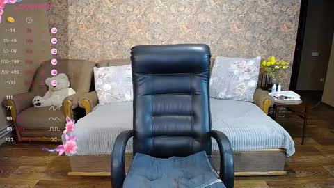 Lily online show from October 18, 6:31 pm