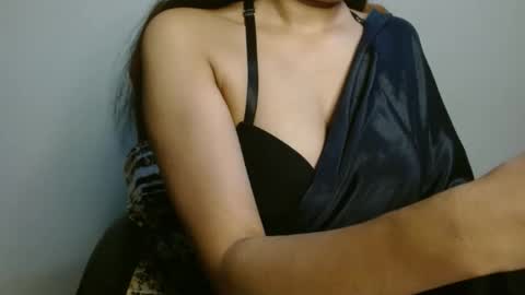 Your Priya01 online show from November 24, 3:52 am