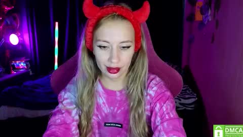 Alice  online show from October 22, 2:05 am