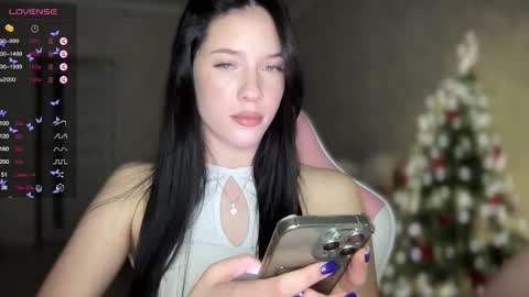 Snapshot of your_sweet_angel_ chatting on January 14, 4:08 pm Mia online show from January 14, 4:08 pm