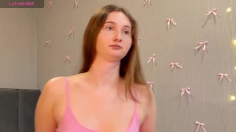 creamysister online show from January 18, 11:39 am