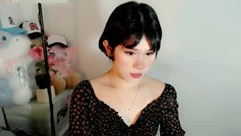 Snapshot of yourfavorateella chatting on October 7, 1:43 am PrettyElla online show from October 7, 1:43 am