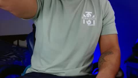 yourfavorite_bigclit online show from March 15, 9:33 am