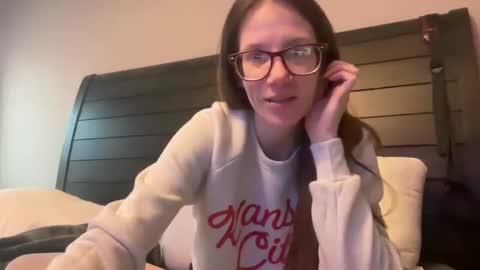 Snapshot of yourstrulylivy chatting on February 18, 1:44 pm yourstrulylivy online show from February 18, 1:44 pm