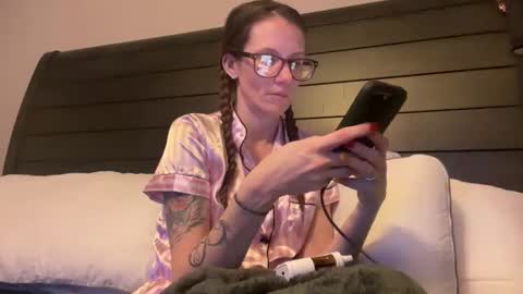 Snapshot of yourstrulylivy chatting on February 20, 3:56 am yourstrulylivy online show from February 20, 3:56 am