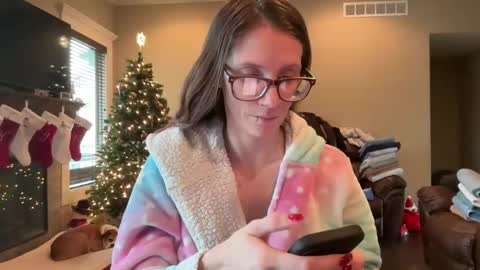 Snapshot of yourstrulylivy chatting on December 18, 4:28 pm yourstrulylivy online show from December 18, 4:28 pm