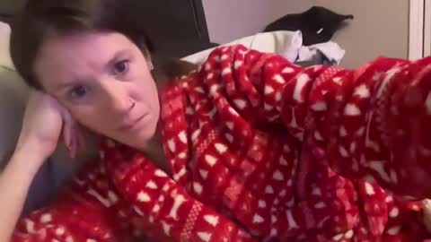 Snapshot of yourstrulylivy chatting on December 29, 1:17 pm yourstrulylivy online show from December 29, 1:17 pm