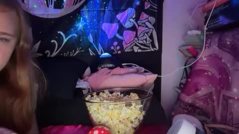 yourthickgingergoddess online show from January 11, 5:34 am