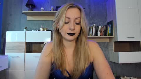 YourVenus00 -Follow my OF online show from January 7, 7:52 am