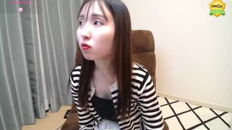 yui_x online show from February 24, 11:30 am
