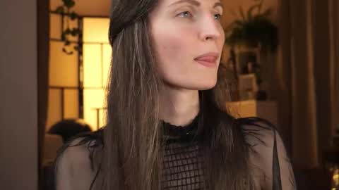 yulla dao online show from November 30, 5:50 pm