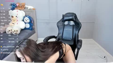 yunleah online show from March 27, 8:26 am