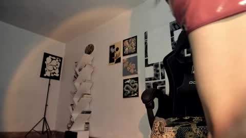 paola online show from December 21, 11:08 pm