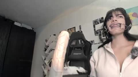 paola online show from February 23, 3:22 pm