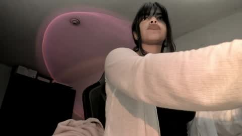 paola online show from April 6, 2:33 am