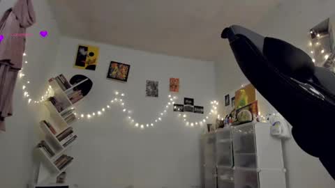 paola online show from March 6, 3:02 am