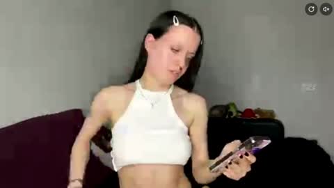 NAOMI online show from April 10, 6:14 pm