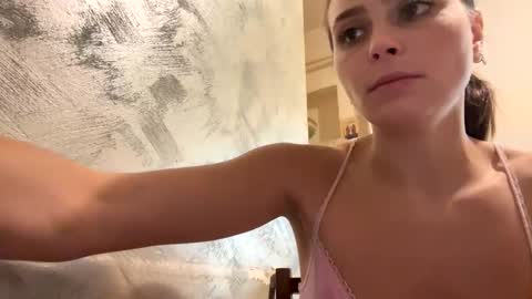 yzza_suave online show from November 9, 9:38 am