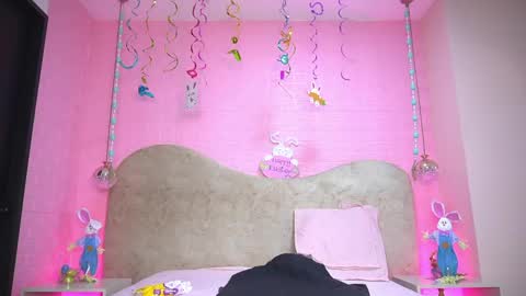 Zoe  online show from April 7, 3:08 am