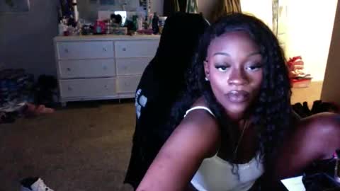 zadieadoree online show from April 21, 1:53 am